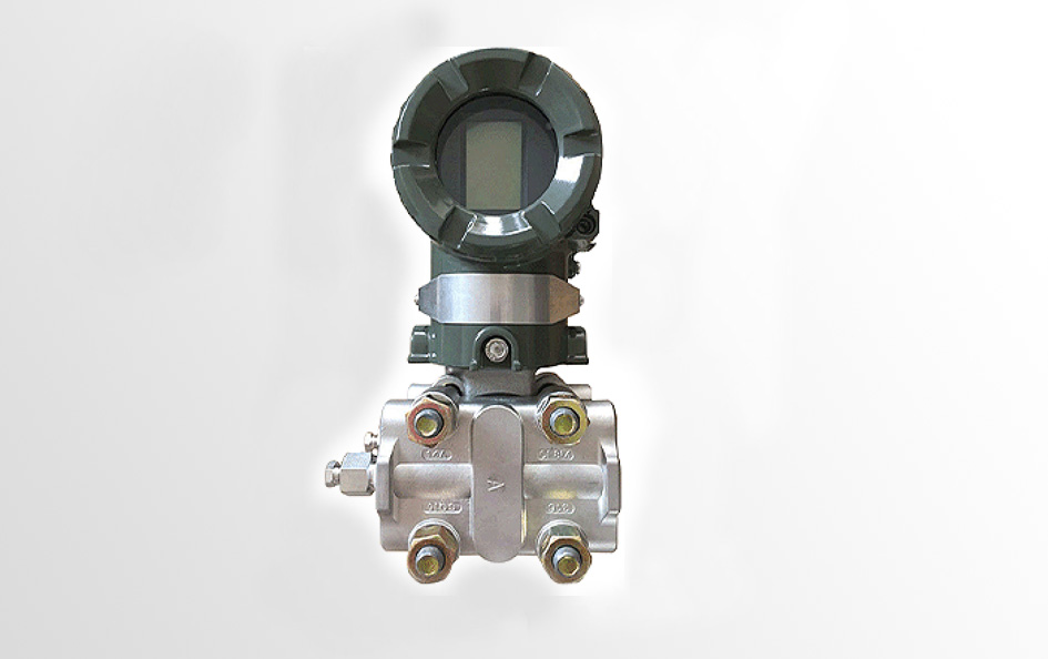 Differential pressure transmitter