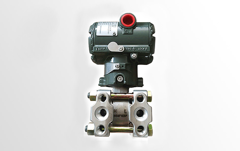 Differential pressure transmitter